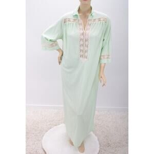 Long Nightgown XL Polyester Fleece Minty Green Wide Lace Trim Vintage Kaftan